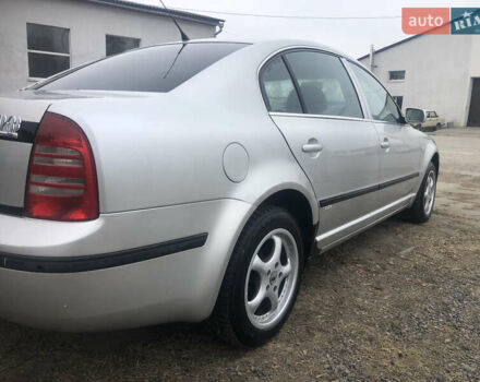 Серый Шкода Суперб, объемом двигателя 2 л и пробегом 350 тыс. км за 2599 $, фото 4 на Automoto.ua