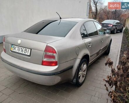 Сірий Шкода Суперб, об'ємом двигуна 1.78 л та пробігом 242 тис. км за 5200 $, фото 2 на Automoto.ua