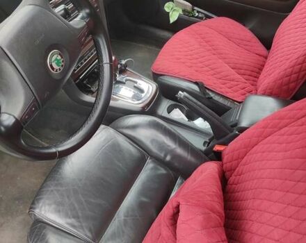 Серый Шкода Суперб, объемом двигателя 2.5 л и пробегом 304 тыс. км за 6600 $, фото 5 на Automoto.ua