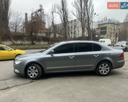 Серый Шкода Суперб, объемом двигателя 1.8 л и пробегом 213 тыс. км за 8000 $, фото 4 на Automoto.ua