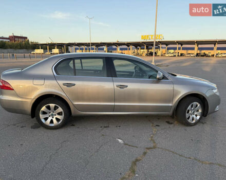 Сірий Шкода Суперб, об'ємом двигуна 0 л та пробігом 87 тис. км за 8000 $, фото 2 на Automoto.ua