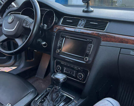 Серый Шкода Суперб, объемом двигателя 1.97 л и пробегом 250 тыс. км за 10400 $, фото 5 на Automoto.ua