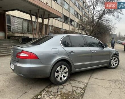 Серый Шкода Суперб, объемом двигателя 1.8 л и пробегом 213 тыс. км за 8000 $, фото 7 на Automoto.ua