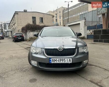 Серый Шкода Суперб, объемом двигателя 1.8 л и пробегом 213 тыс. км за 8000 $, фото 1 на Automoto.ua