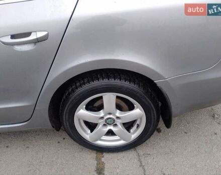 Серый Шкода Суперб, объемом двигателя 1.4 л и пробегом 264 тыс. км за 7200 $, фото 3 на Automoto.ua