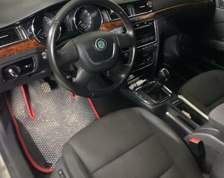 Серый Шкода Суперб, объемом двигателя 1.8 л и пробегом 70 тыс. км за 11000 $, фото 6 на Automoto.ua