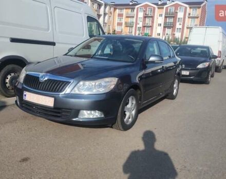 Серый Шкода Суперб, объемом двигателя 1.6 л и пробегом 315 тыс. км за 3500 $, фото 2 на Automoto.ua