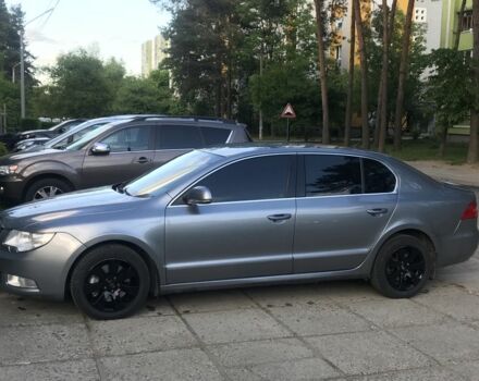 Сірий Шкода Суперб, об'ємом двигуна 2 л та пробігом 361 тис. км за 8100 $, фото 23 на Automoto.ua