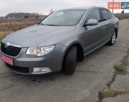 Серый Шкода Суперб, объемом двигателя 1.4 л и пробегом 264 тыс. км за 7200 $, фото 1 на Automoto.ua