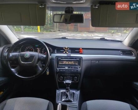 Сірий Шкода Суперб, об'ємом двигуна 1.97 л та пробігом 250 тис. км за 8599 $, фото 26 на Automoto.ua