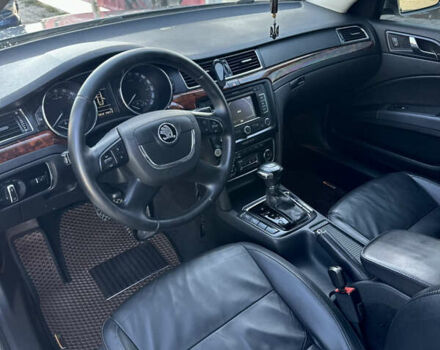 Сірий Шкода Суперб, об'ємом двигуна 2 л та пробігом 286 тис. км за 9800 $, фото 7 на Automoto.ua