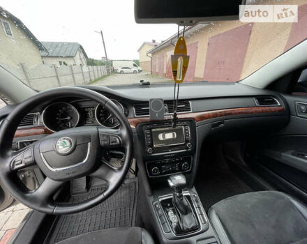 Шкода Суперб 2010 в Ивано-Франковске на Automoto.ua Серый Шкода Суперб, объемом двигателя 1.97 л и пробегом 253 тыс. км за 10000 $, фото 13 на Automoto.ua