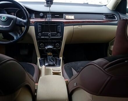 Серый Шкода Суперб, объемом двигателя 2 л и пробегом 197 тыс. км за 10200 $, фото 1 на Automoto.ua