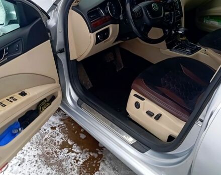 Серый Шкода Суперб, объемом двигателя 2 л и пробегом 197 тыс. км за 10200 $, фото 2 на Automoto.ua