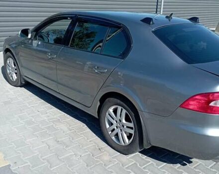 Серый Шкода Суперб, объемом двигателя 1.8 л и пробегом 235 тыс. км за 8200 $, фото 1 на Automoto.ua