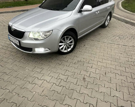 Серый Шкода Суперб, объемом двигателя 1.8 л и пробегом 218 тыс. км за 10500 $, фото 2 на Automoto.ua