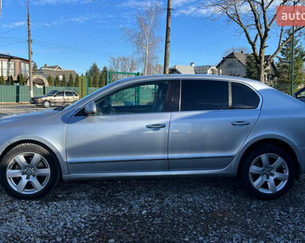 Серый Шкода Суперб, объемом двигателя 1.97 л и пробегом 280 тыс. км за 9500 $, фото 4 на Automoto.ua