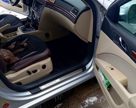 Серый Шкода Суперб, объемом двигателя 2 л и пробегом 197 тыс. км за 10200 $, фото 6 на Automoto.ua