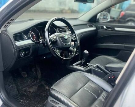 Серый Шкода Суперб, объемом двигателя 2 л и пробегом 245 тыс. км за 9900 $, фото 5 на Automoto.ua