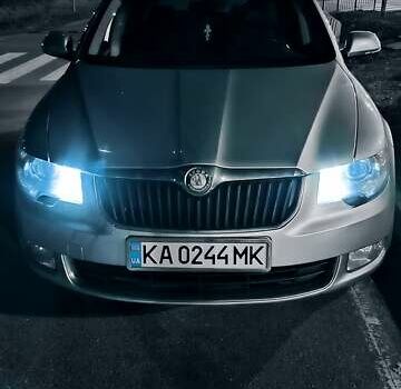 Серый Шкода Суперб, объемом двигателя 1.8 л и пробегом 230 тыс. км за 10000 $, фото 1 на Automoto.ua