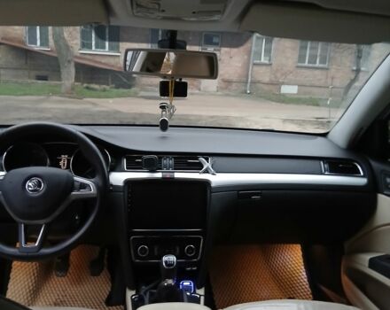 Серый Шкода Суперб, объемом двигателя 1.8 л и пробегом 230 тыс. км за 8000 $, фото 10 на Automoto.ua