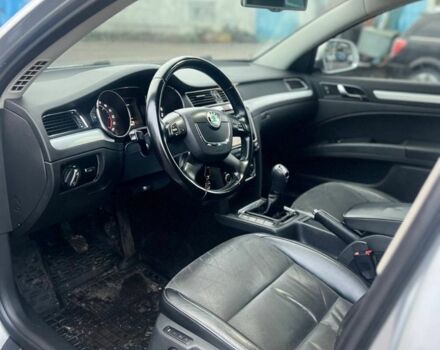 Сірий Шкода Суперб, об'ємом двигуна 2 л та пробігом 245 тис. км за 9900 $, фото 6 на Automoto.ua