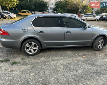 Шкода Суперб 2011 у Хмельницькому на Automoto.ua Сірий Шкода Суперб, об'ємом двигуна 1.6 л та пробігом 225 тис. км за 8600 $, фото 4 на Automoto.ua
