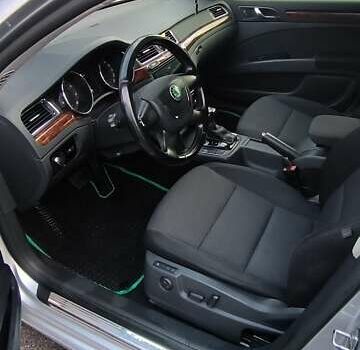 Серый Шкода Суперб, объемом двигателя 1.8 л и пробегом 230 тыс. км за 10000 $, фото 21 на Automoto.ua