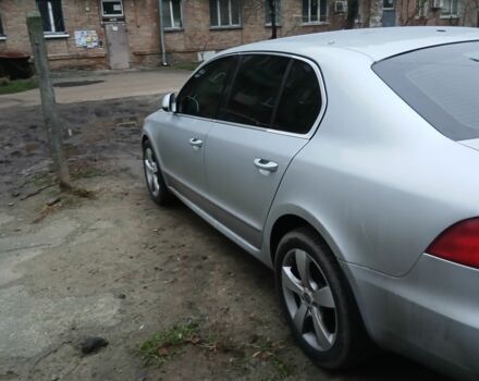 Серый Шкода Суперб, объемом двигателя 1.8 л и пробегом 230 тыс. км за 8000 $, фото 4 на Automoto.ua