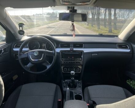 Серый Шкода Суперб, объемом двигателя 1.8 л и пробегом 235 тыс. км за 7200 $, фото 22 на Automoto.ua