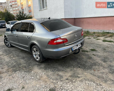 Шкода Суперб 2011 у Хмельницькому на Automoto.ua Сірий Шкода Суперб, об'ємом двигуна 1.6 л та пробігом 225 тис. км за 8600 $, фото 7 на Automoto.ua