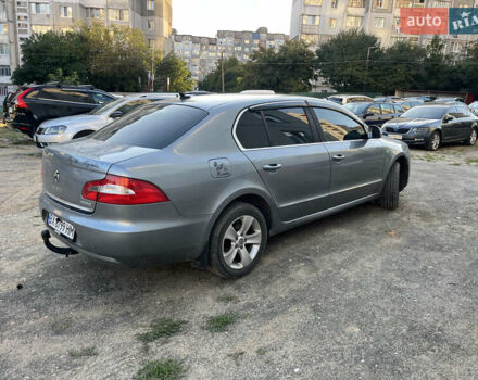 Шкода Суперб 2011 у Хмельницькому на Automoto.ua Сірий Шкода Суперб, об'ємом двигуна 1.6 л та пробігом 225 тис. км за 8600 $, фото 5 на Automoto.ua