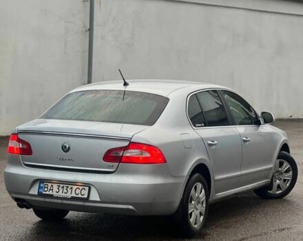 Сірий Шкода Суперб, об'ємом двигуна 2 л та пробігом 245 тис. км за 9900 $, фото 3 на Automoto.ua