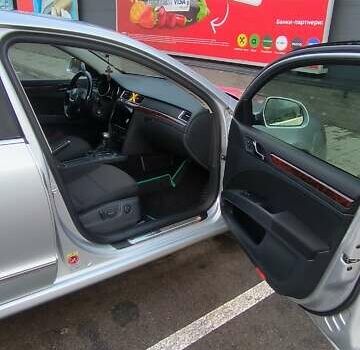 Серый Шкода Суперб, объемом двигателя 1.8 л и пробегом 228 тыс. км за 11100 $, фото 18 на Automoto.ua