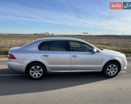 Серый Шкода Суперб, объемом двигателя 1.8 л и пробегом 235 тыс. км за 7200 $, фото 1 на Automoto.ua