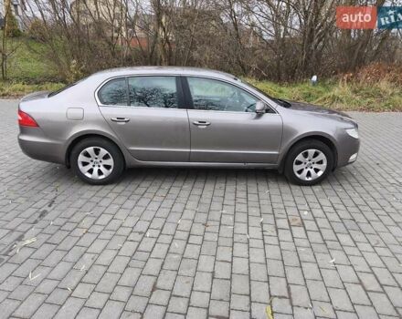 Серый Шкода Суперб, объемом двигателя 1.8 л и пробегом 140 тыс. км за 10800 $, фото 3 на Automoto.ua