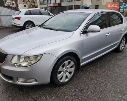 Серый Шкода Суперб, объемом двигателя 1.8 л и пробегом 212 тыс. км за 7999 $, фото 2 на Automoto.ua