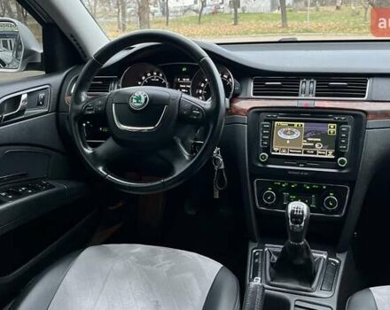 Сірий Шкода Суперб, об'ємом двигуна 2 л та пробігом 316 тис. км за 9300 $, фото 14 на Automoto.ua