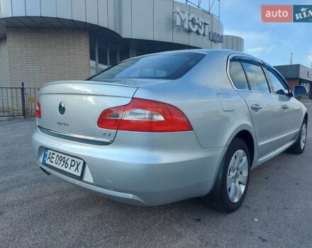 Серый Шкода Суперб, объемом двигателя 1.78 л и пробегом 73 тыс. км за 11300 $, фото 4 на Automoto.ua