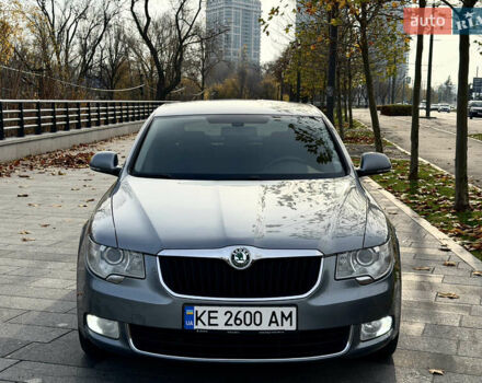 Серый Шкода Суперб, объемом двигателя 1.8 л и пробегом 235 тыс. км за 8800 $, фото 1 на Automoto.ua