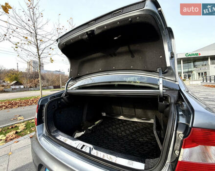 Серый Шкода Суперб, объемом двигателя 1.8 л и пробегом 235 тыс. км за 8800 $, фото 6 на Automoto.ua