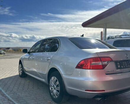 Шкода Суперб 2013 у Чернівцях на Automoto.ua Сірий Шкода Суперб, об'ємом двигуна 0 л та пробігом 161 тис. км за 9300 $, фото 3 на Automoto.ua