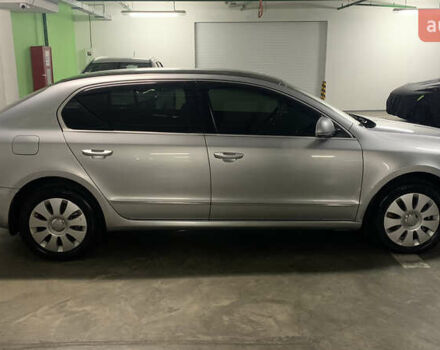 Серый Шкода Суперб, объемом двигателя 1.8 л и пробегом 292 тыс. км за 9200 $, фото 1 на Automoto.ua