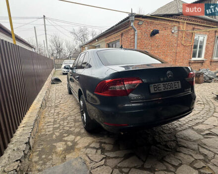 Шкода Суперб 2013 в Первомайск на Automoto.ua Серый Шкода Суперб, объемом двигателя 2 л и пробегом 327 тыс. км за 13200 $, фото 12 на Automoto.ua