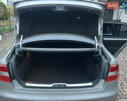 Серый Шкода Суперб, объемом двигателя 1.8 л и пробегом 230 тыс. км за 10300 $, фото 13 на Automoto.ua