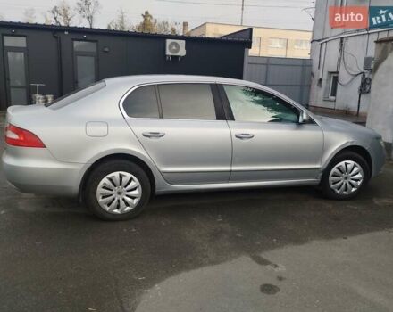 Серый Шкода Суперб, объемом двигателя 1.8 л и пробегом 146 тыс. км за 12000 $, фото 2 на Automoto.ua