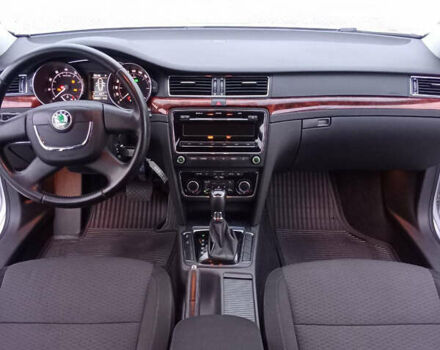 Серый Шкода Суперб, объемом двигателя 1.8 л и пробегом 184 тыс. км за 9700 $, фото 57 на Automoto.ua