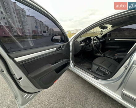 Серый Шкода Суперб, объемом двигателя 1.97 л и пробегом 281 тыс. км за 12900 $, фото 25 на Automoto.ua