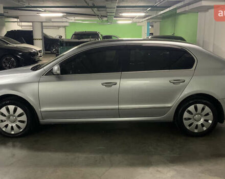 Серый Шкода Суперб, объемом двигателя 1.8 л и пробегом 292 тыс. км за 9200 $, фото 2 на Automoto.ua