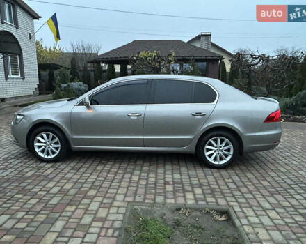 Серый Шкода Суперб, объемом двигателя 1.8 л и пробегом 230 тыс. км за 10300 $, фото 2 на Automoto.ua